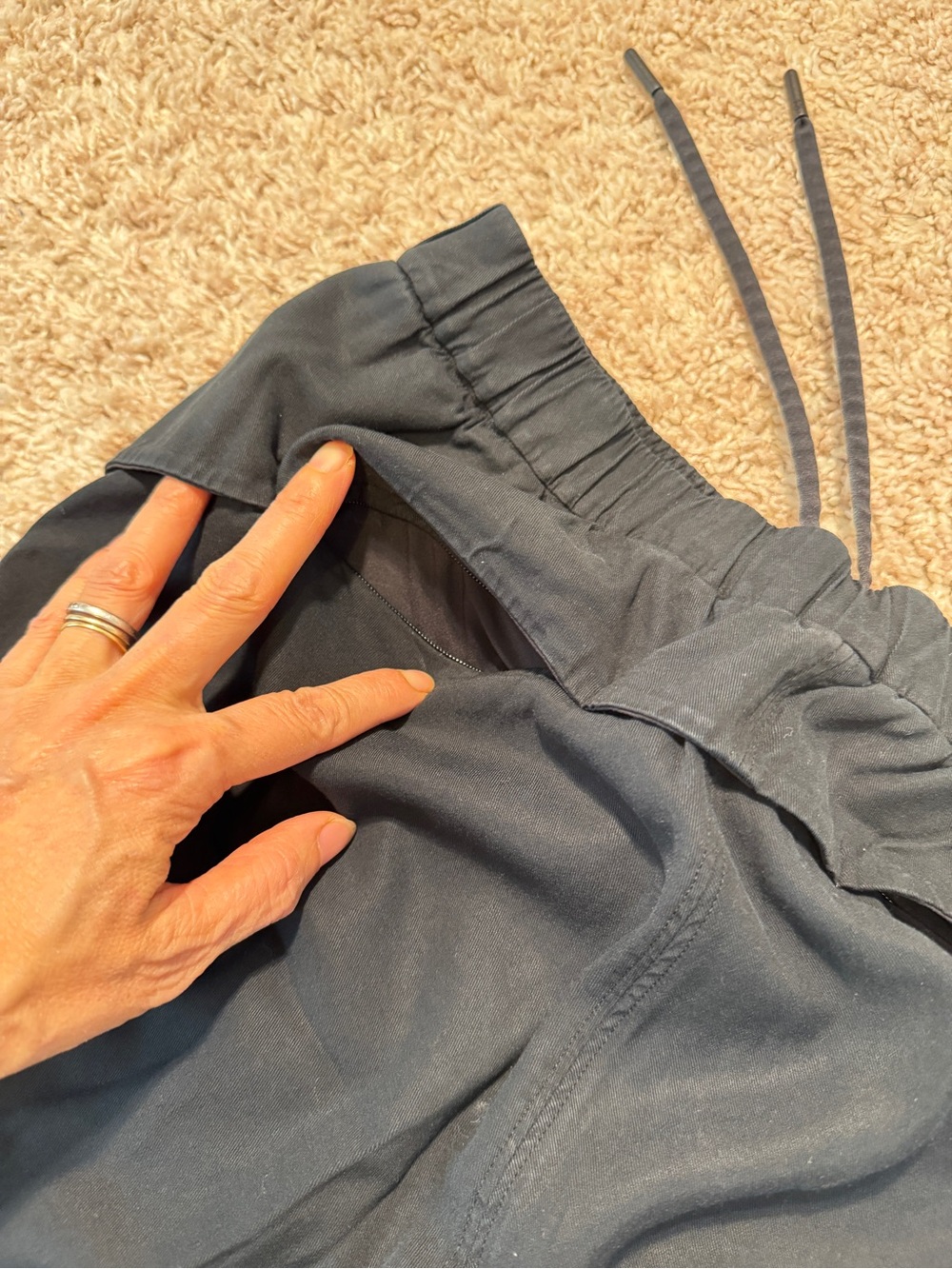 lululemon athletica Women's Black Nylon Jogger Pants Drawstring Cuffed Size 4 - Picture 12 of 16